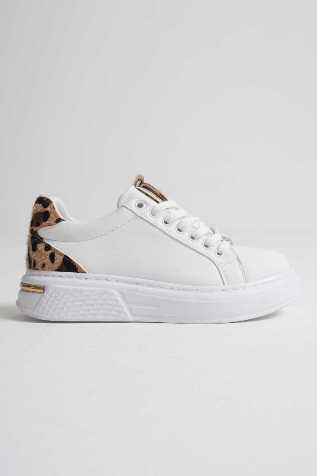 Vega Leopar Detaylı Beyaz Kadın Spor Ayakkabı