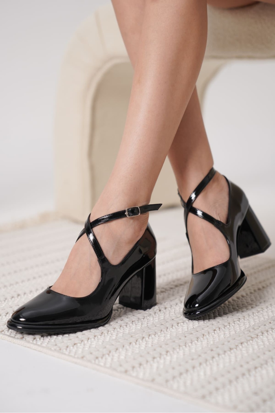 Cali Siyah Rugan Kadın Topuklu Ayakkabı