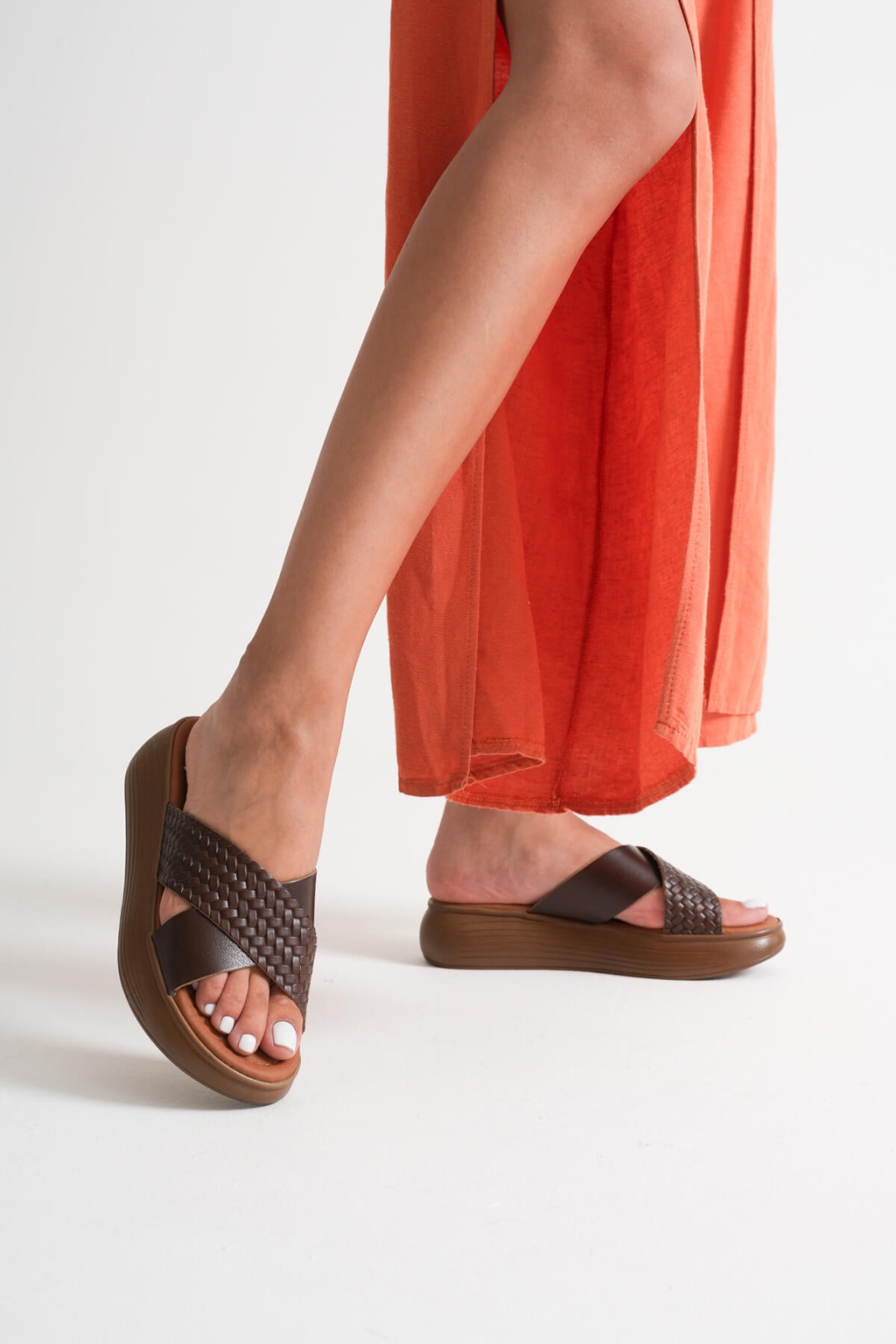 Fayn Acı Kahve Örgü Desenli Hakiki Deri Terlik