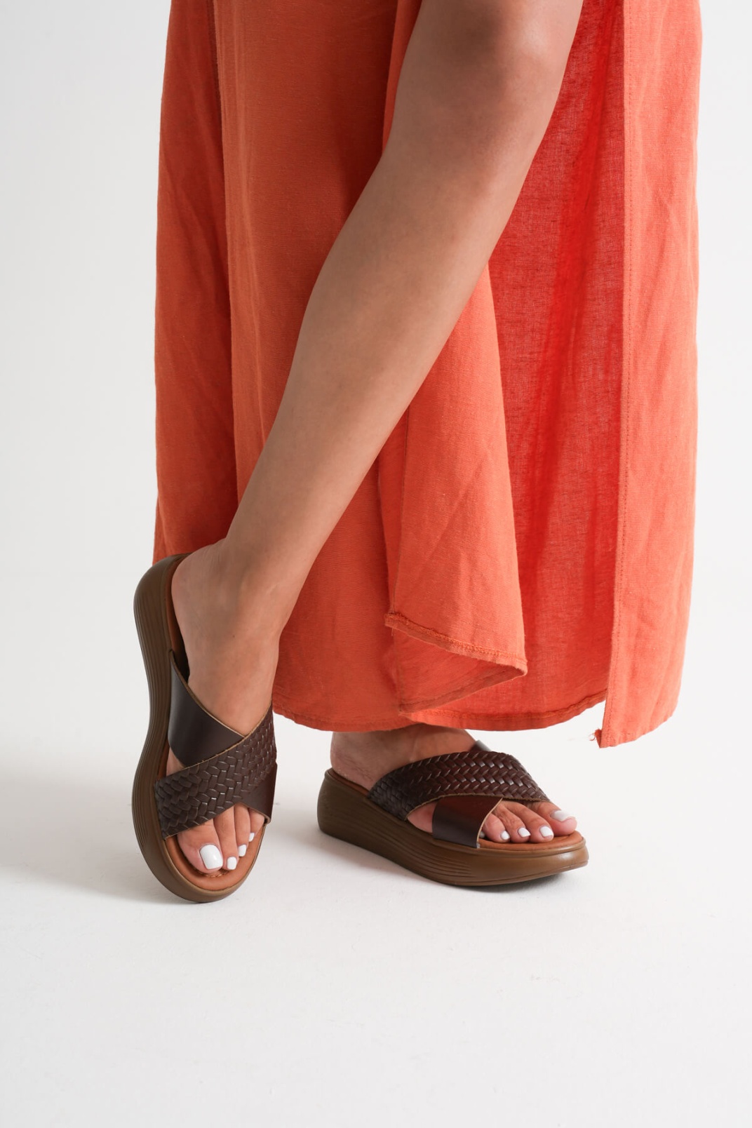 Fayn Acı Kahve Örgü Desenli Hakiki Deri Terlik