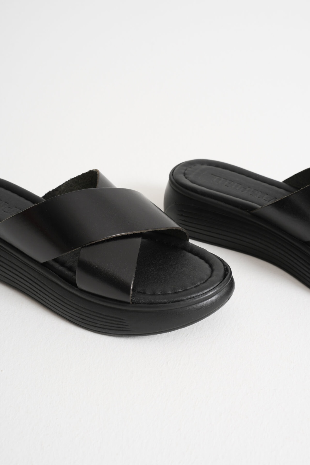 Fayn Siyah Hakiki Deri Terlik