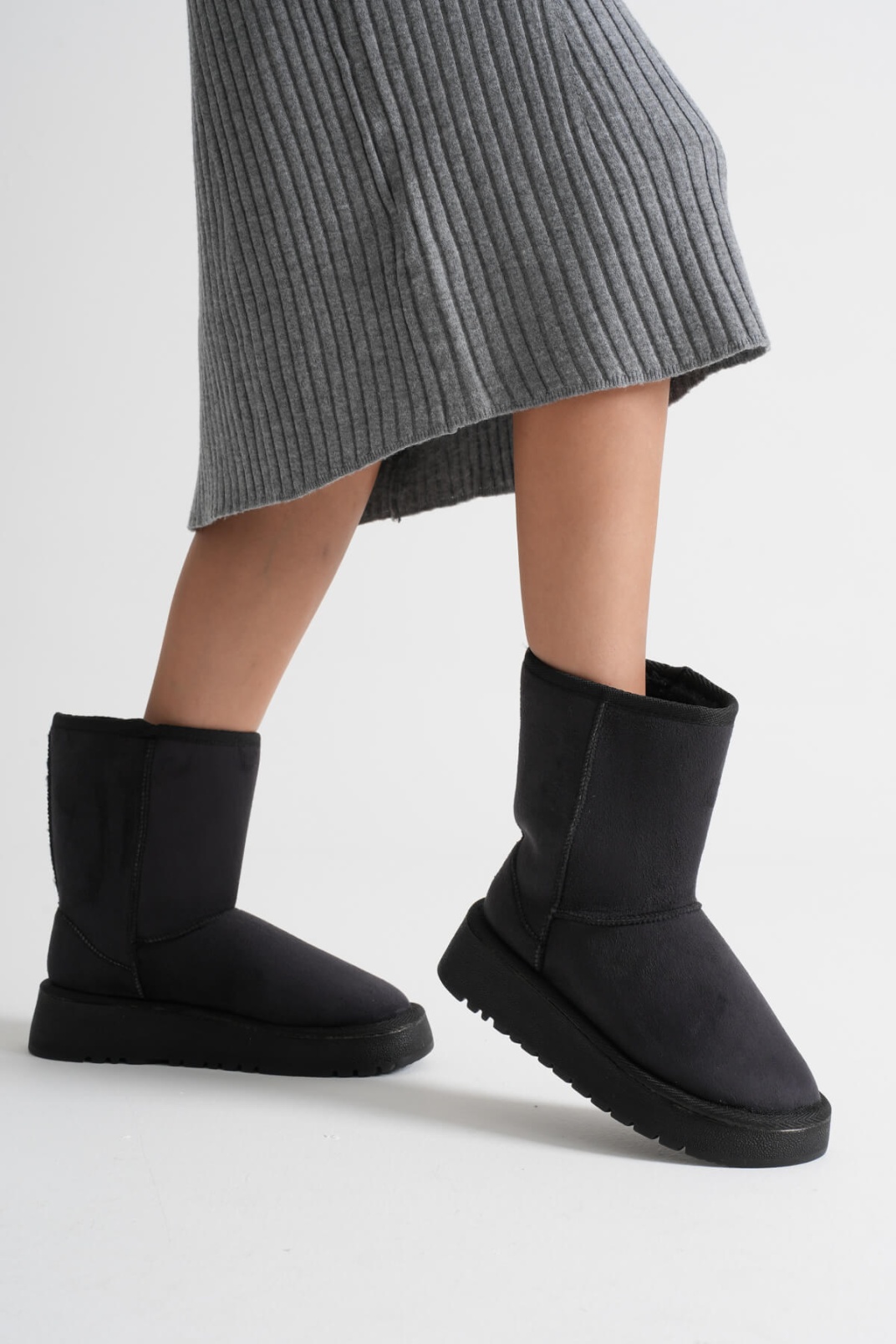 Anisa Kadın Siyah Kışlık Kürklü Bot