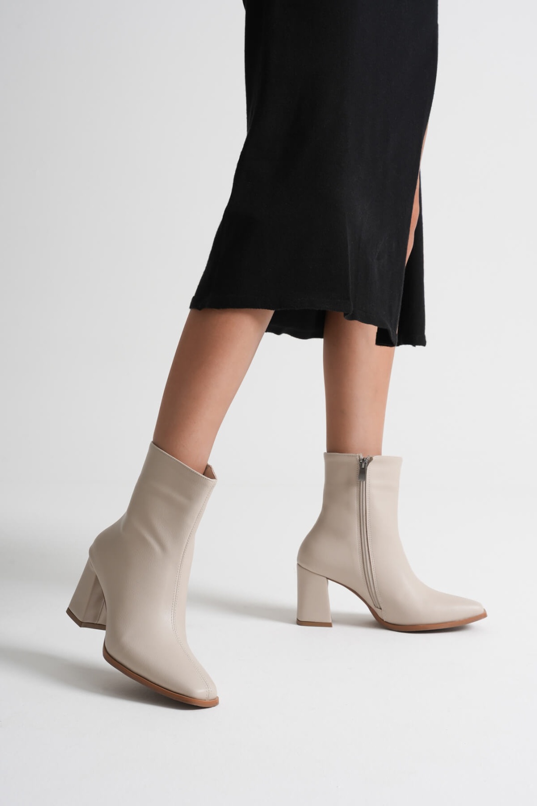 Muso Kadın Bej Topuklu Bot