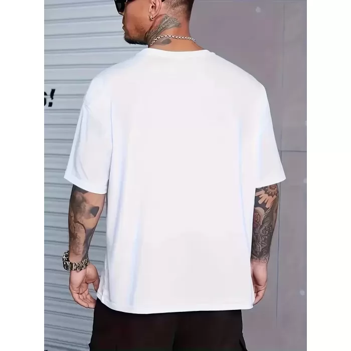 Eşsiz Baskı Tasarımlı Şık Büyük Beden Erkek Tişörtü - Rahat Polyester, Makinede Yıkanabilir, Yuvarlak Yaka - Her Mevsim İçin Mükemmel - Beyaz