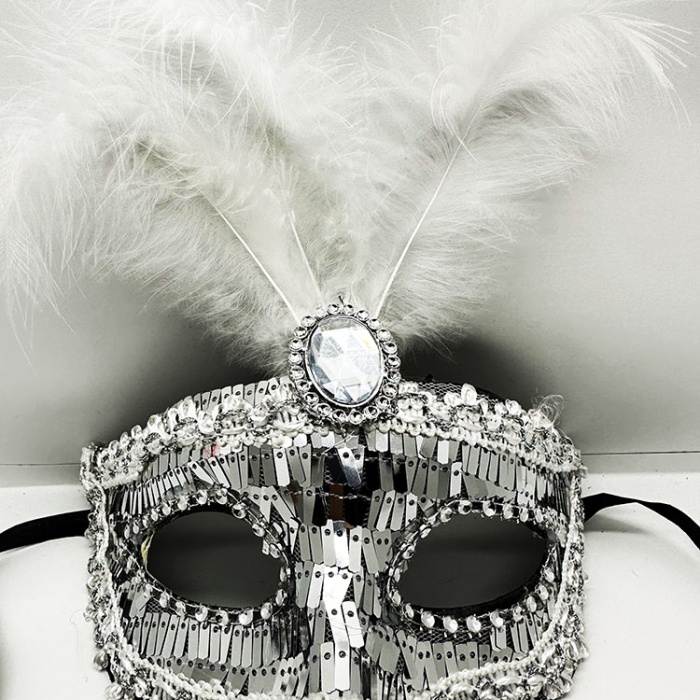 Gümüş Renk Payetli Pullu Tüylü Parti Maskesi 17x20 cm (5460)