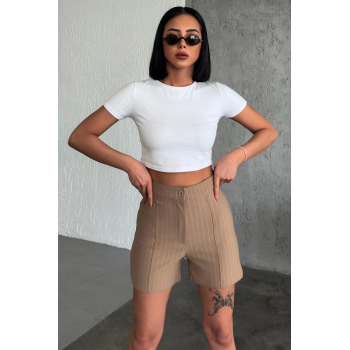 Zarif ve Şıklığı Bir Arada Sunan Yüksek Bel Krep Esnek Çimalı Çizgili Şort Bej