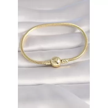Pirinç Gold Renk İşleme Detay Charm Model Kadın Bileklik