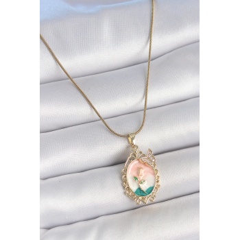 316L Çelik Gold Renk Zincir Mix Renk Çiçek İşlemeli Zirkon Taş Detaylı Portre Model Kadın Kolye - Lisinya