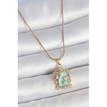 316L Çelik Gold Renk Zincir Mavi Mineli Çiçek İşlemeli Zirkon Taşlı Kelebek Detay Portre Model Kadın Kolye - Lisinya