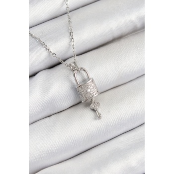 316L Çelik Zirkon Taşlı Kilit Ve Sallantılı Anahtar Model Gümüş Renk Kadın Kolye - Lisinya