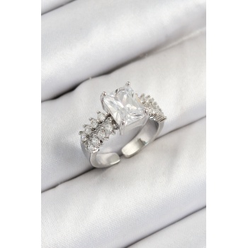 Pirinç Büyük Zirkon Taşlı Model Gümüş Renk Kadın Yüzük - Lisinya