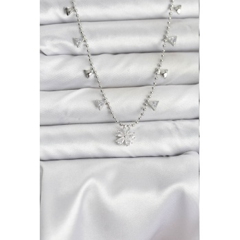 Pirinç Gümüş Renk Zirkon Taşlı Çiçek Model Kadın Kolye - Lisinya