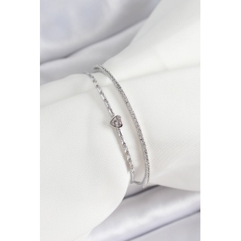 Pirinç Gümüş Renk Zirkon Taşlı Kalp Detaylı Kadın Bileklik - Lisinya