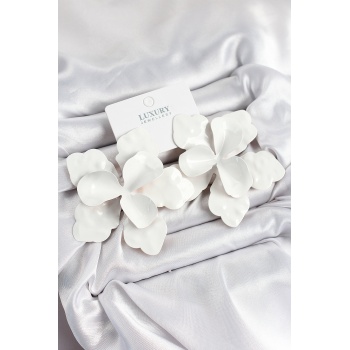 Pirinç Beyaz Çiçek Model Kadın Küpe - Lisinya