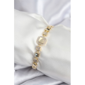 Pirinç VIP Seri Gold Renk Zirkon Taşlı Model Kadın Bileklik - Lisinya