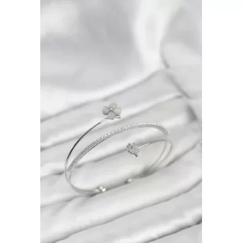 Yonca Çiçek Model Pirinç Gümüş Renk Kadın Bileklik