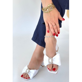 Niyyar Beyaz Cilt Topuklu Terlik -