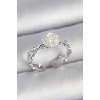 Pirinç Gümüş Renk Beyaz Gül Model Ayarlanabilir Kadın Yüzük - Lisinya