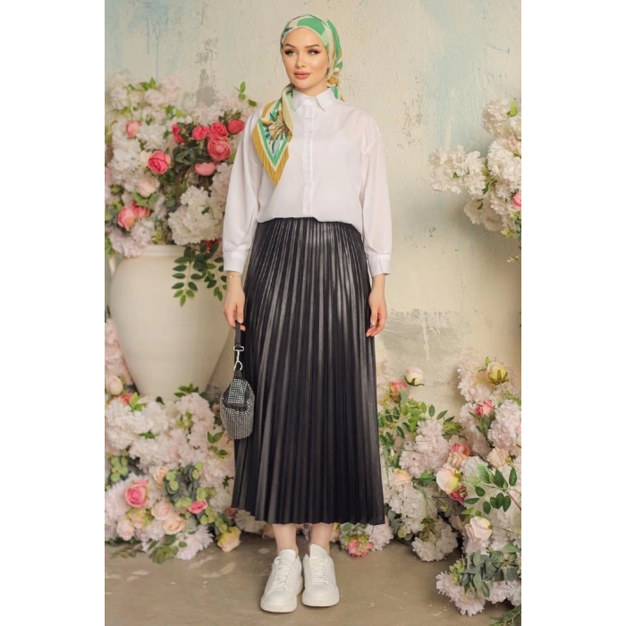 Zarif ve Modern Pileli Parlak Krep Gizli Lastikli Siyah Etek