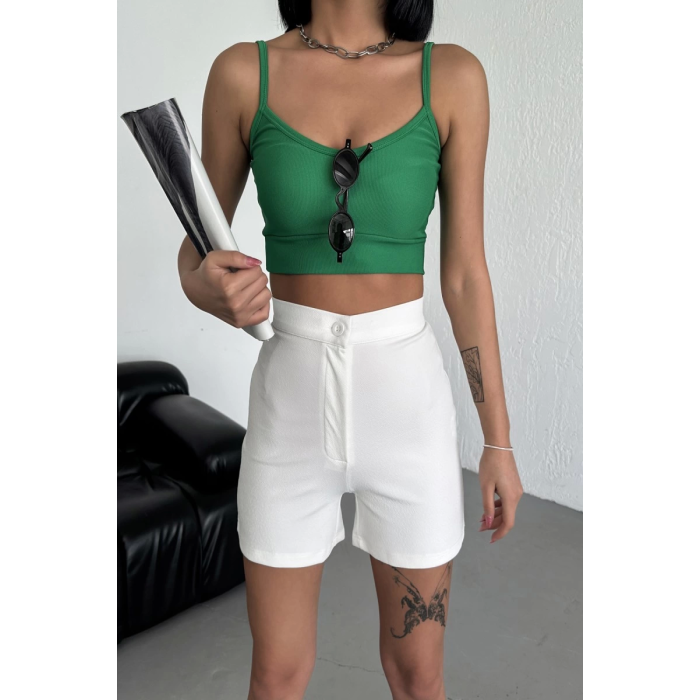 Tarz ve Rahatlığı Bir Arada Sunan Yüksek Bel Esnek Likralı Krep Şort Beyaz