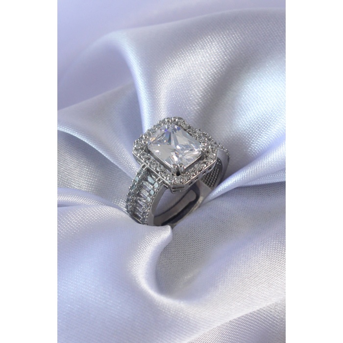 Gümüş Renk Zirkon Taşlı Kadın Yüzük -