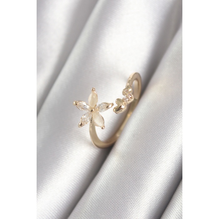 Pirinç Gold Renk Zirkon Taşlı Çiçek Model Kalp Detay Kadın Yüzük -