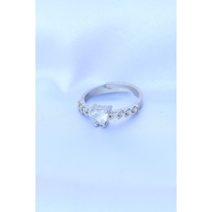 Pirinç Gümüş Renk Ayarlanabilir Zirkon Taşlı Minimal Kalp Yüzük -