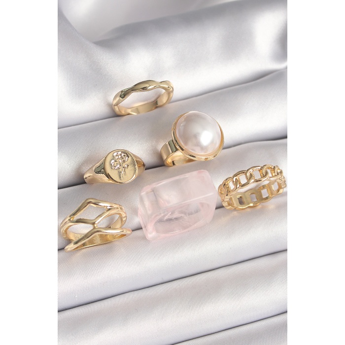 Pirinç Gold Renk Beyaz İncili Zincir Yüzük Figür İşleme Detay 6Lı Kadın Yüzük Seti -