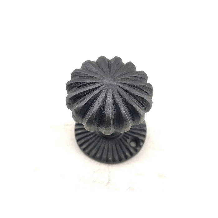 Antika Tarz Dekoratif Pirinç Açarlı Kapı Babası - 50mm, Oksit - Lisinya