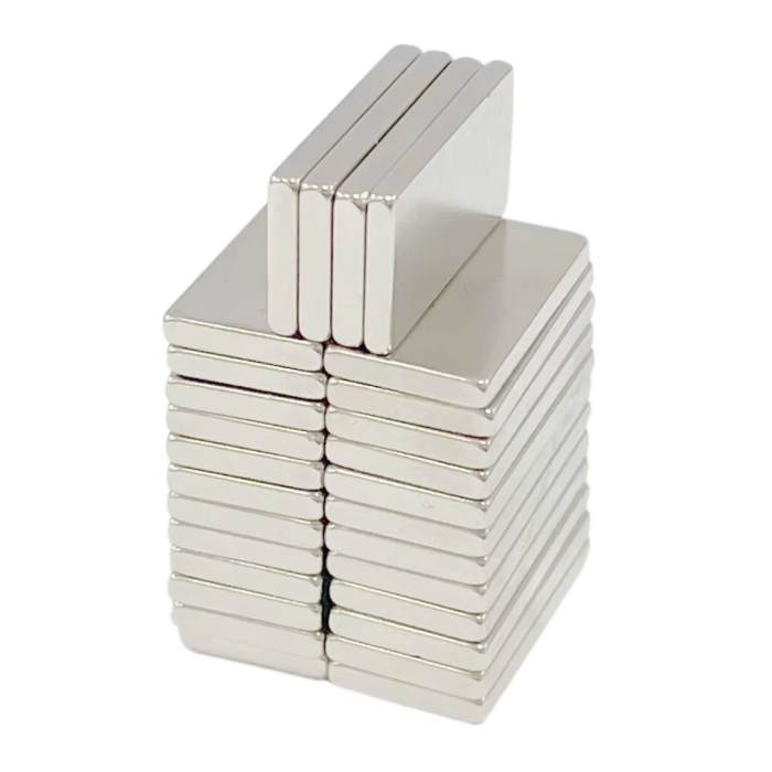 20x10x2 Mm Neodyum Mıknatıs Köşeli N35 Nikel Kaplama Güçlü Kaliteli Dayanıklı Magnet Ürün ( Lisinya )