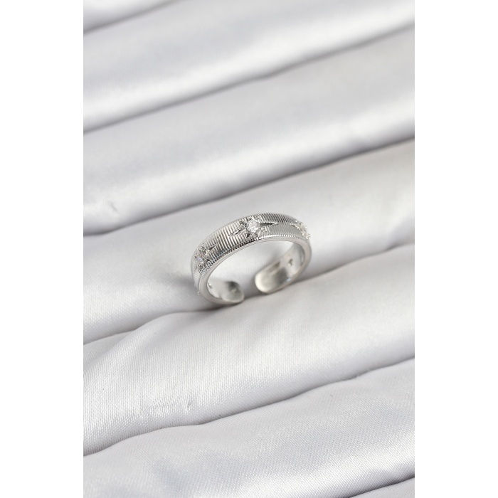 Pirinç Gümüş Renk Zirkon Taşlı Kutup Yıldızı Model Kadın Yüzük -