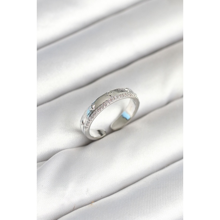 Gümüş Renk Şerit Zirkon Taşlı Kadın Yüzük -