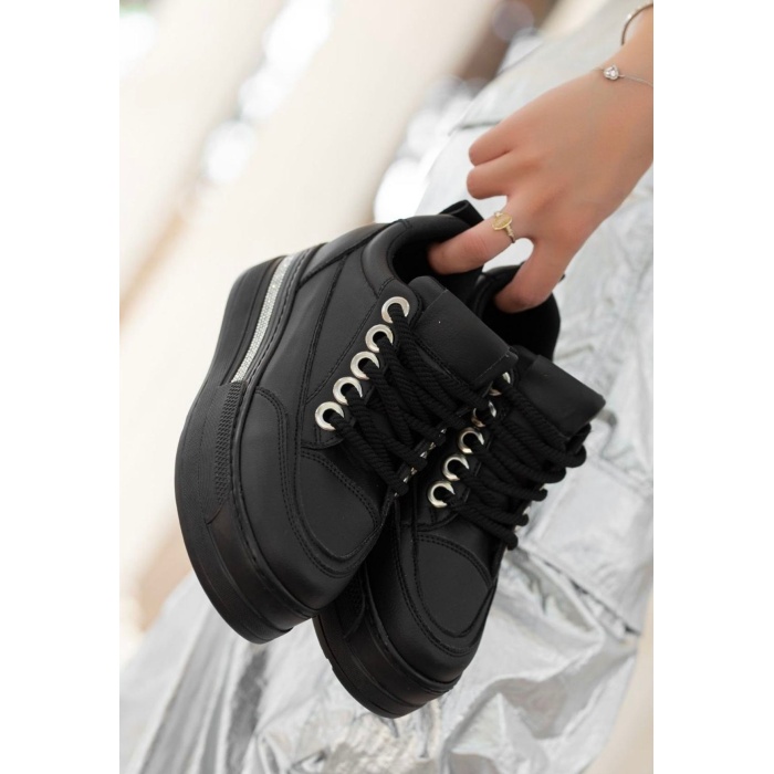 Lulu Siyah Cilt Bağcıklı Spor Ayakkabı - Lisinya