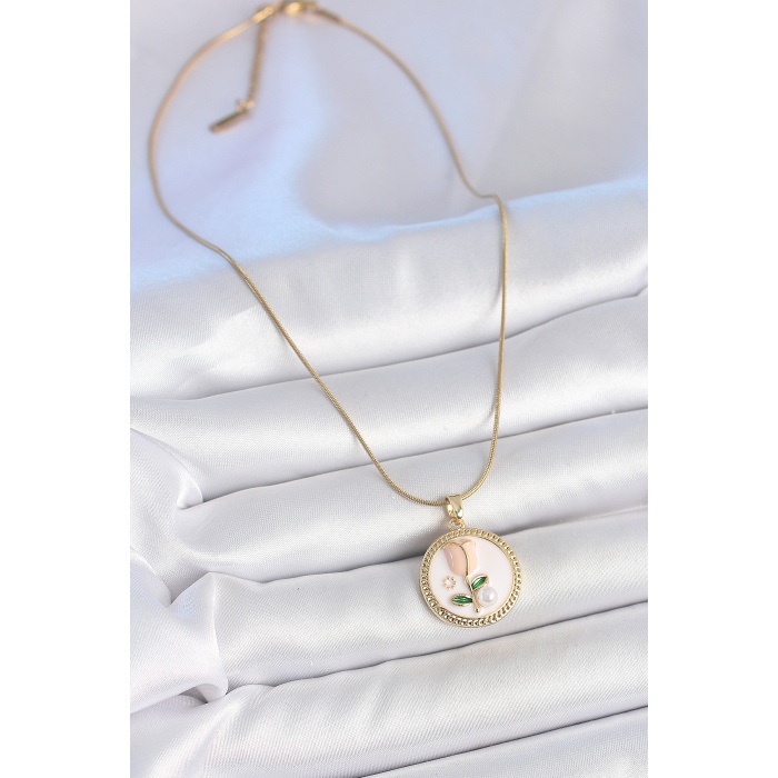 316L Çelik Gold Renk Beyaz Mineli İncili Çiçek İşlemeli Portre Model Kadın Kolye - Lisinya