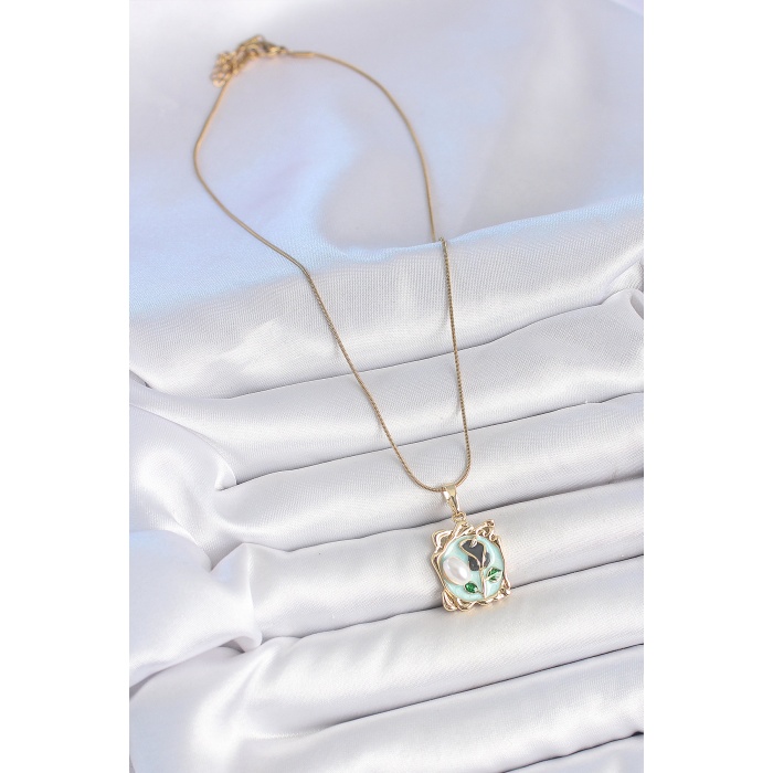 316L Çelik Gold Renk Zincir Mavi Mineli Çiçek İşlemeli İnci Detay Portre Model Kadın Kolye - Lisinya