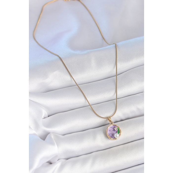 316L Çelik Gold Renk Zincir Mor Çiçek İşlemeli Zirkon Taş İnci Detaylı Minimal Portre Model Kadın Kolye - Lisinya