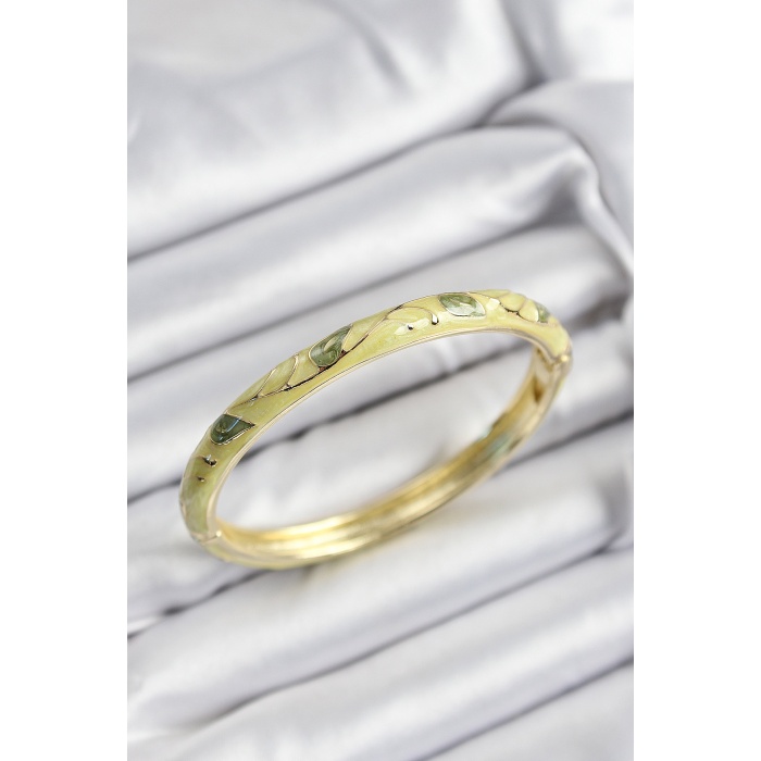 Mineli Pirinç Fıstık Yeşili Yaprak Motifli Gold Renk Kadın Kelepçe - Lisinya