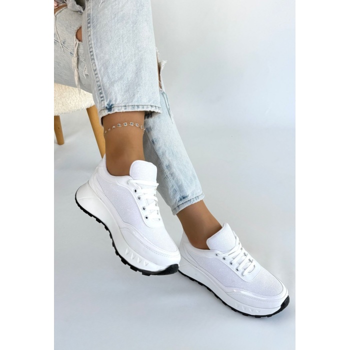 Edva Beyaz Cilt Bağcıklı Spor Ayakkabı - Lisinya