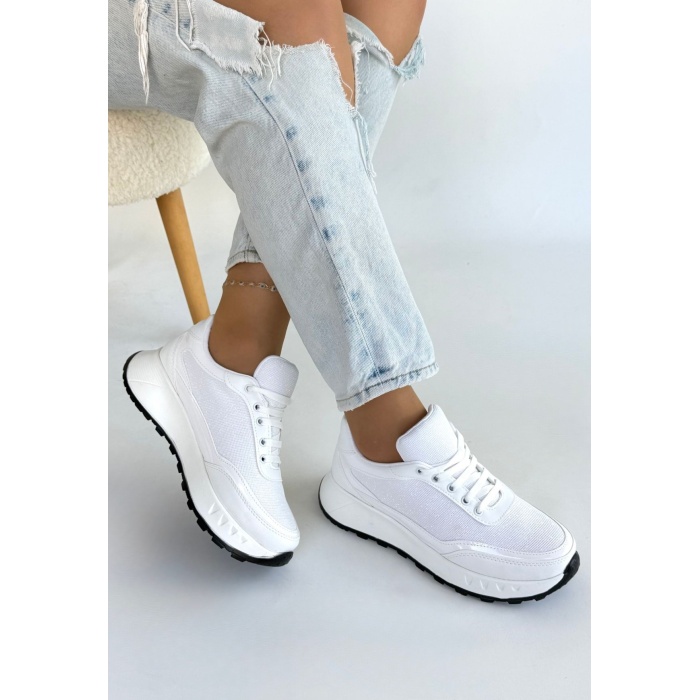 Edva Beyaz Cilt Bağcıklı Spor Ayakkabı - Lisinya
