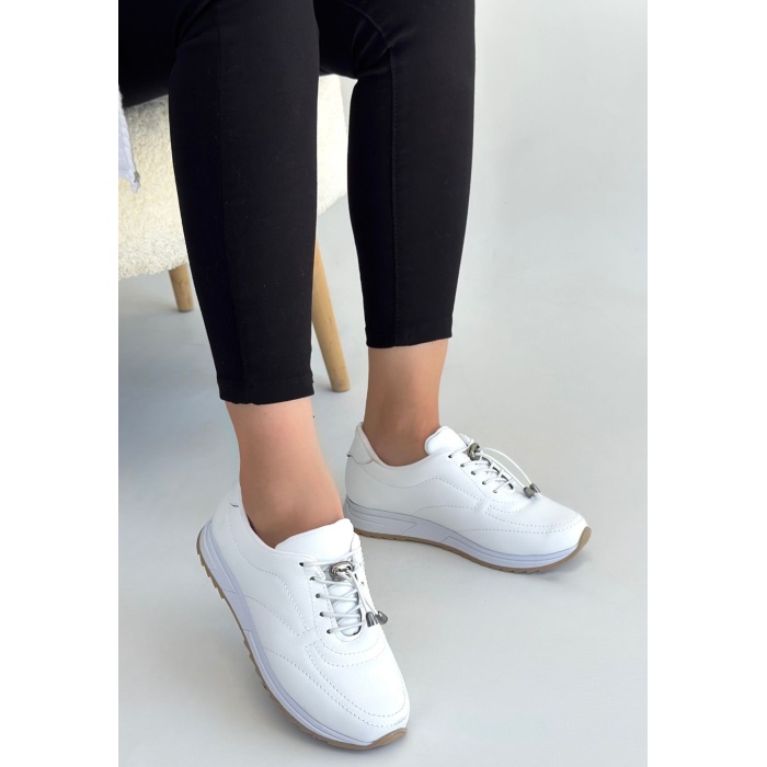 Finna Beyaz Cilt Bağcıklı Spor Ayakkabı - Lisinya