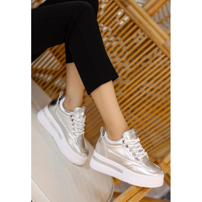 Lulu Gümüş Rugan Bağcıklı Spor Ayakkabı - Lisinya