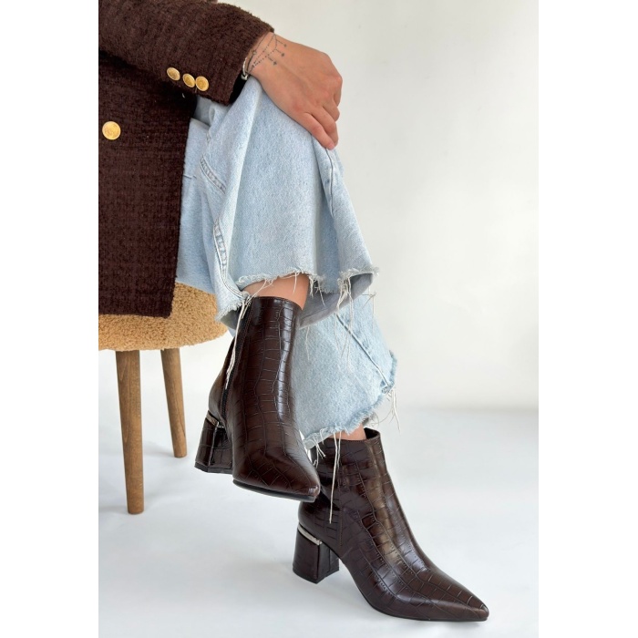 Meça Kahverengi Cilt Topuklu Bot - Lisinya