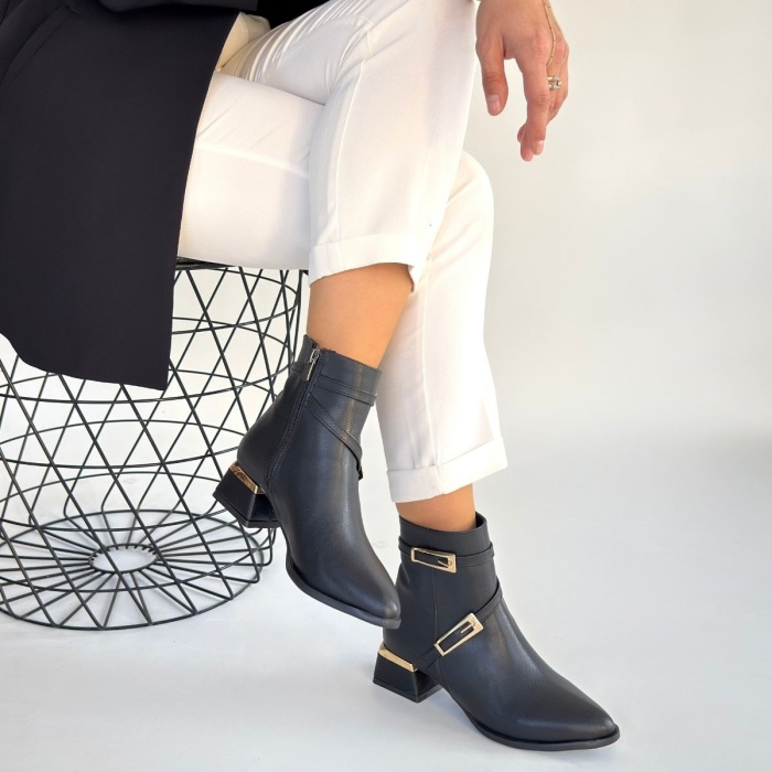 İnay Siyah Cilt Topuklu Bot - Lisinya