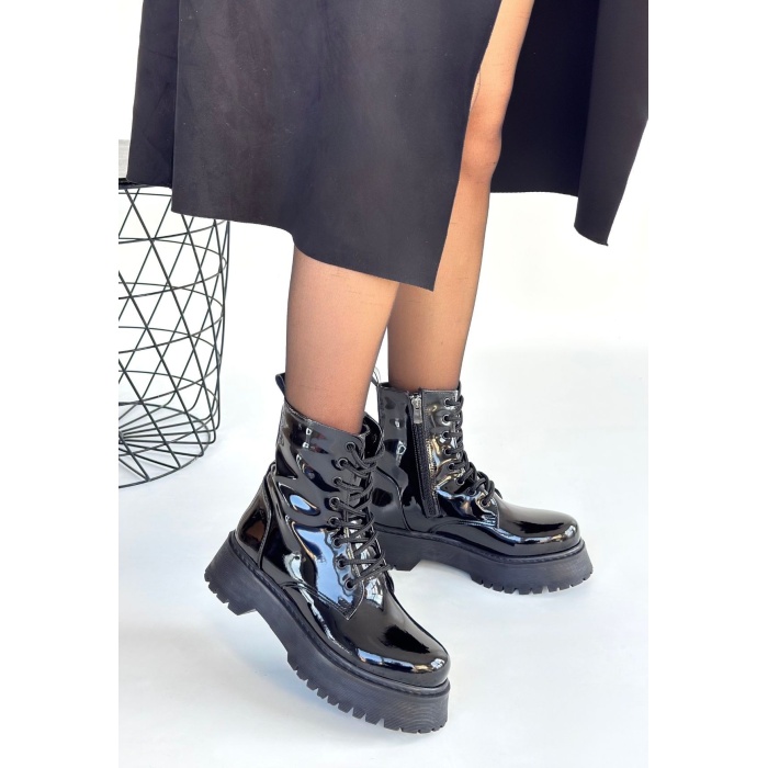 Jonni Siyah Rugan Bağcıklı Bot - Lisinya