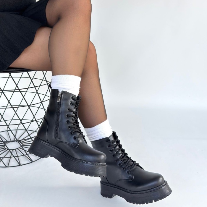 Jonni Siyah Cilt Bağcıklı Bot - Lisinya