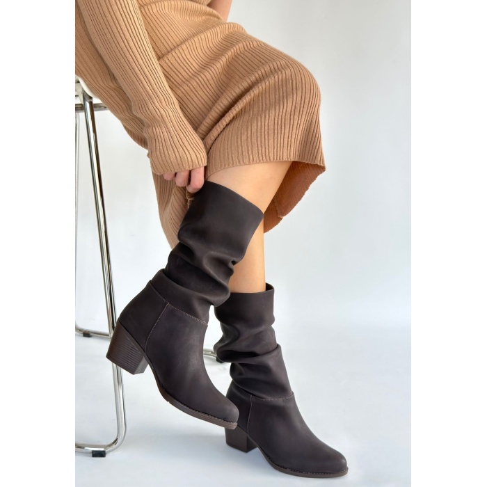 Yior Kahverengi Nubuk Topuklu Bot - Lisinya