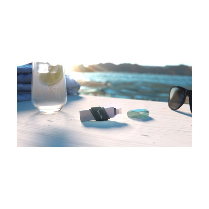 SanDisk iXpand Flash Drive 64GB Type A + Lightning