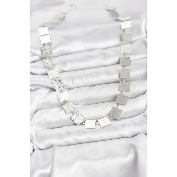 Kare Plaka Model Gümüş Renk Kadın Kolye - Lisinya