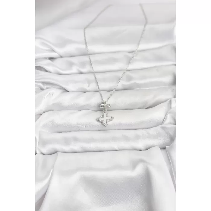 316L Çelik Zincir Gümüş Renk 4 Yapraklı Yonca Model Zirkon Taşlı Kadın Kolye