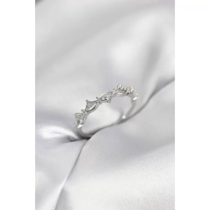 Zirkon Taşlı Pirinç Gümüş Renk Kadın Yüzük